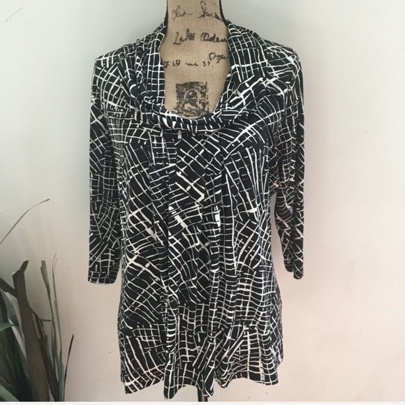 KENNETH COLE drape neck 3/4 sleeve top - Picture 7 of 7